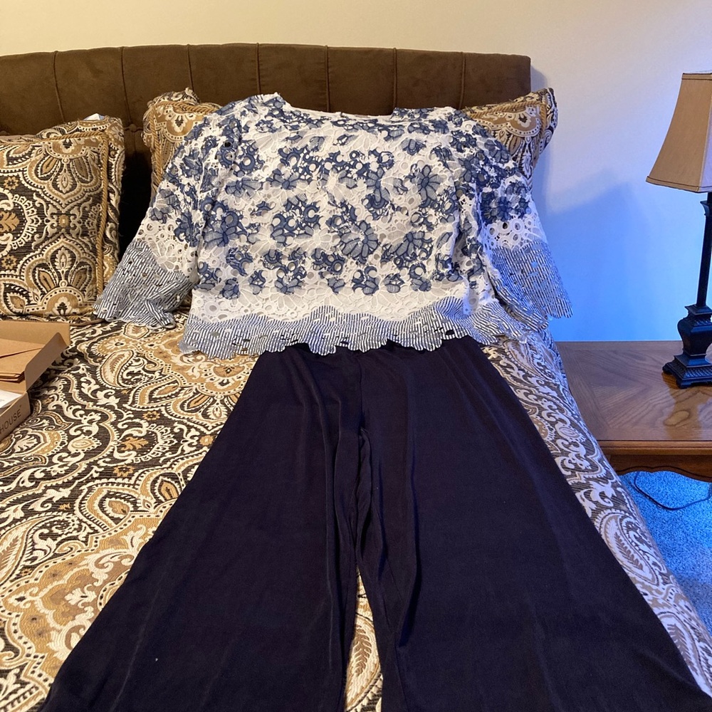 Chico's Navy and White top with navy Chicos Travelers pants
